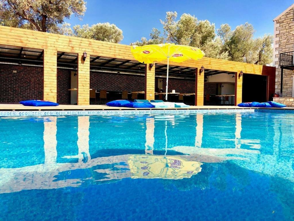 Victoria Hotel And Lounge Foça Eksteriør billede