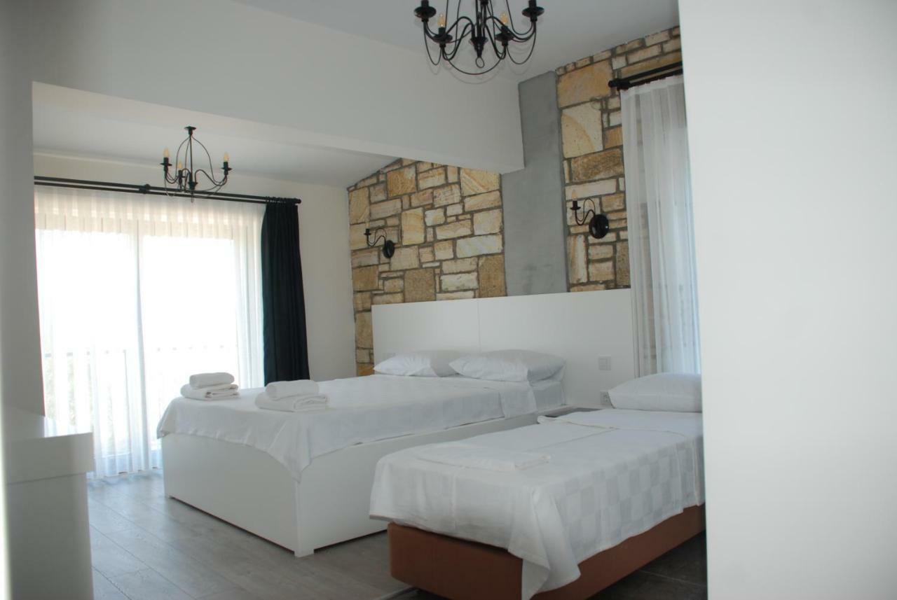 Victoria Hotel And Lounge Foça Eksteriør billede